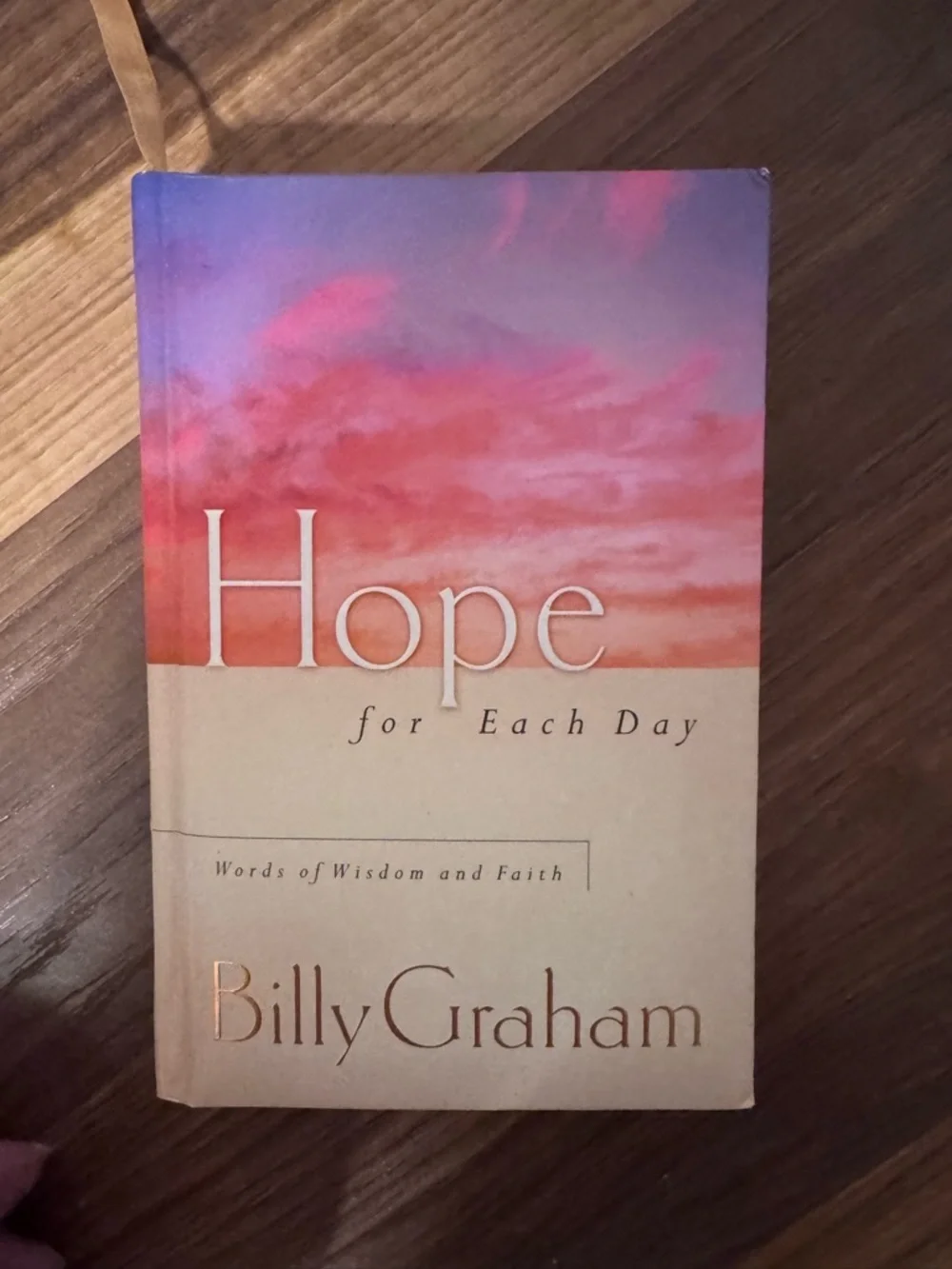 Hope for Each Day by Billy Graham - Sunset Gradient Cover - Picture 6 of 6